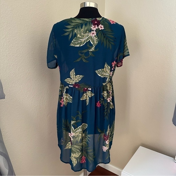 TORRID Babydoll Chiffon Button-Front Floral Teal Tunic Top - Picture 9 of 13